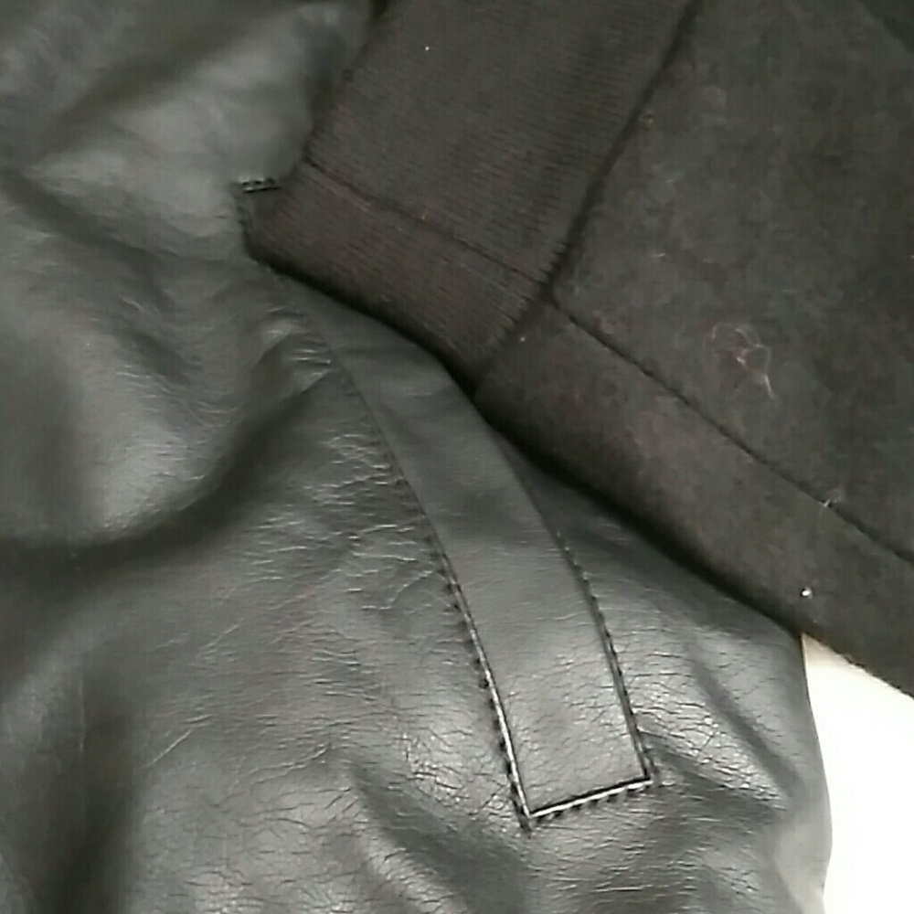 Black Jacket - Picture 4 of 7